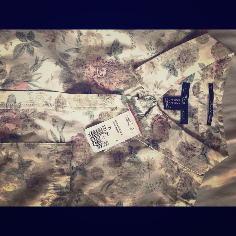 Forever 21 Men short sleeved button down.